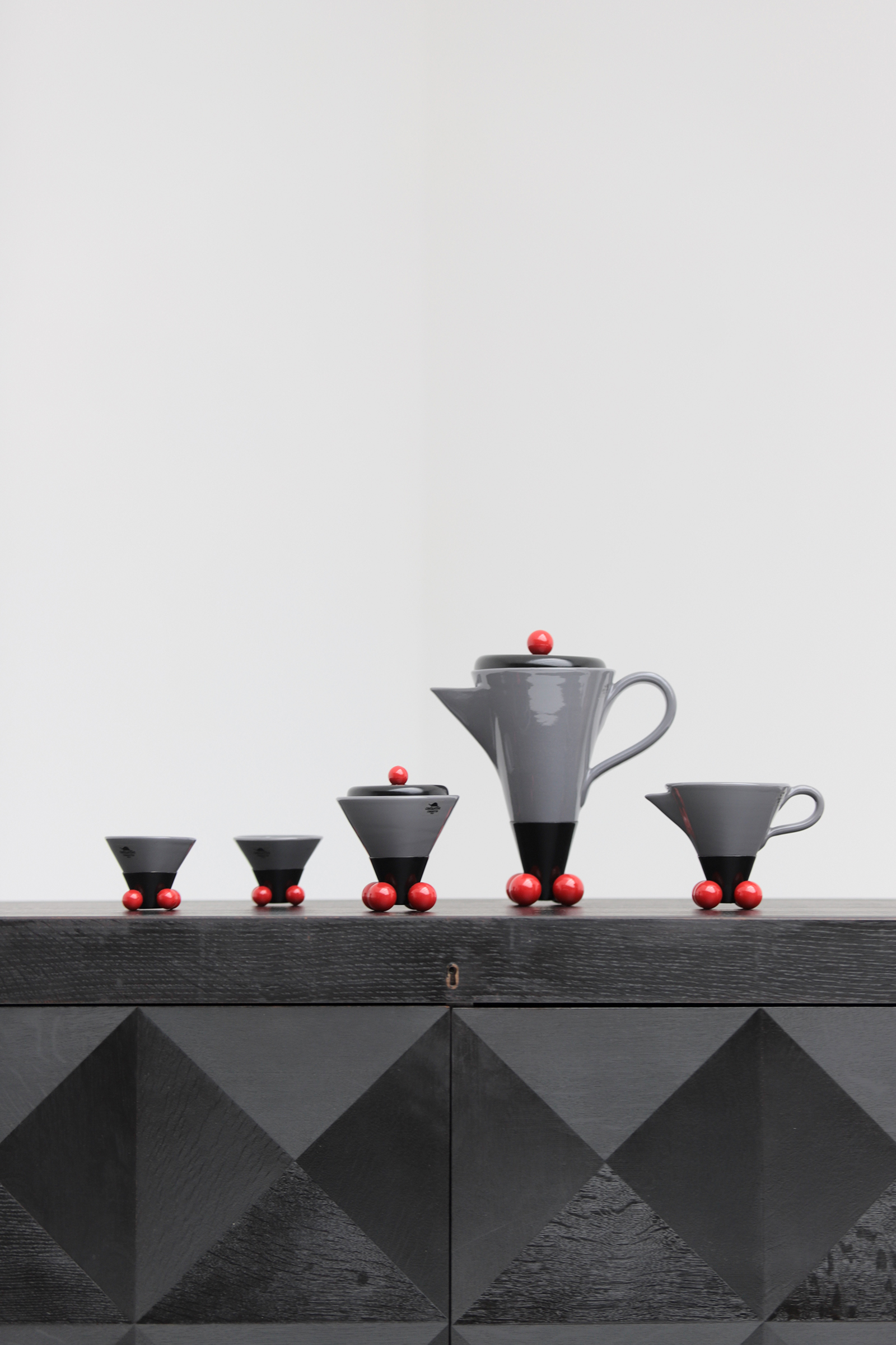 Coffee / tea set designed by Pietro D'Amato for Costantini l’Ogetto 1980image 1